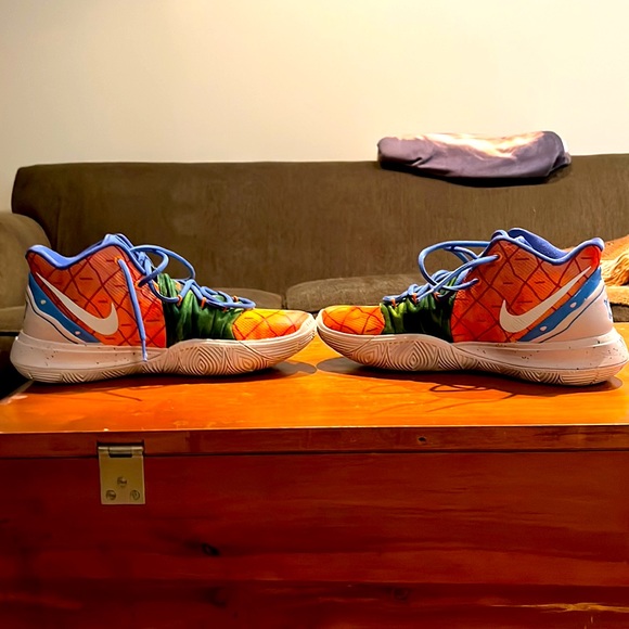 Nike Kyrie 5 Spongebob Pineapple House - Picture 5 of 5